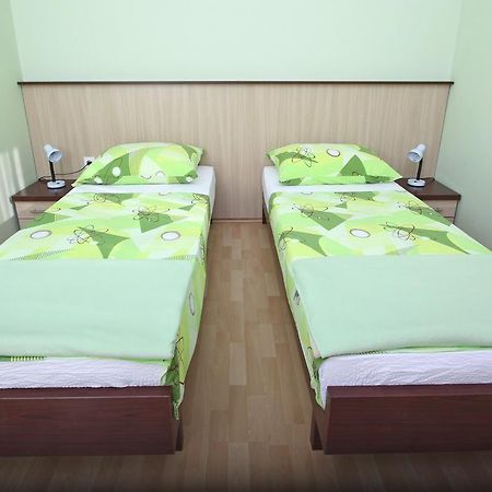 Apartments Eufemija Novalja Luaran gambar